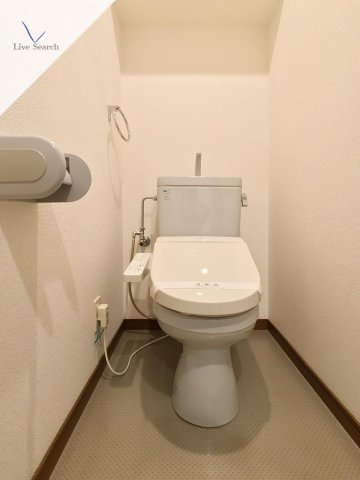 トイレ　別室の室内写真となります。