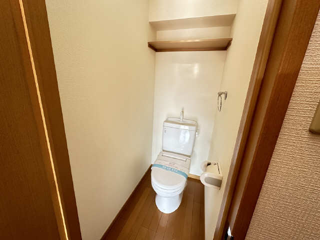 トイレ　同物件・同型別号室を撮影