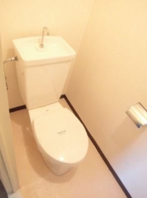 トイレ　退去予定の為、写真は別のお部屋の写真を使用しています。