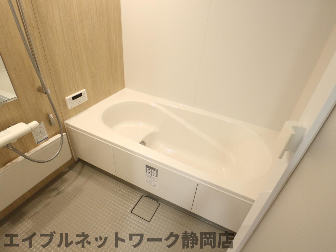 バス・シャワールーム　お風呂で日々の疲れを落としましょう