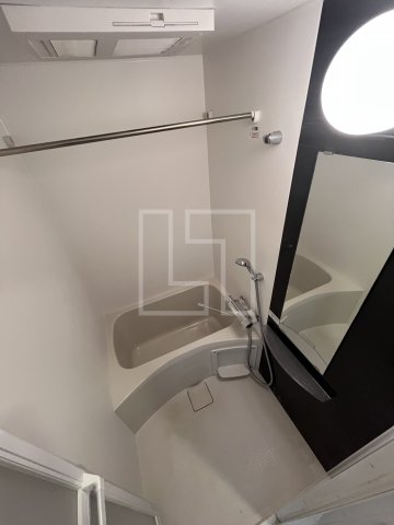 バス・シャワールーム　エスリード難波ザ・ゲート　浴室