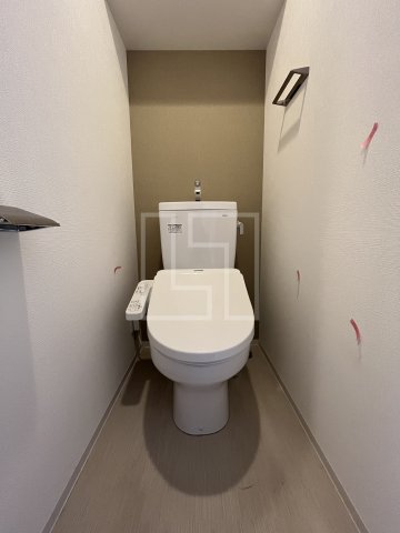 トイレ　エスリード難波ザ・ゲート　温水洗浄便座