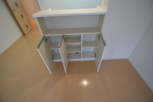 その他　カウンターの収納棚