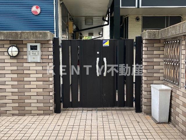 エントランス　ゆとりのあるエントランスです