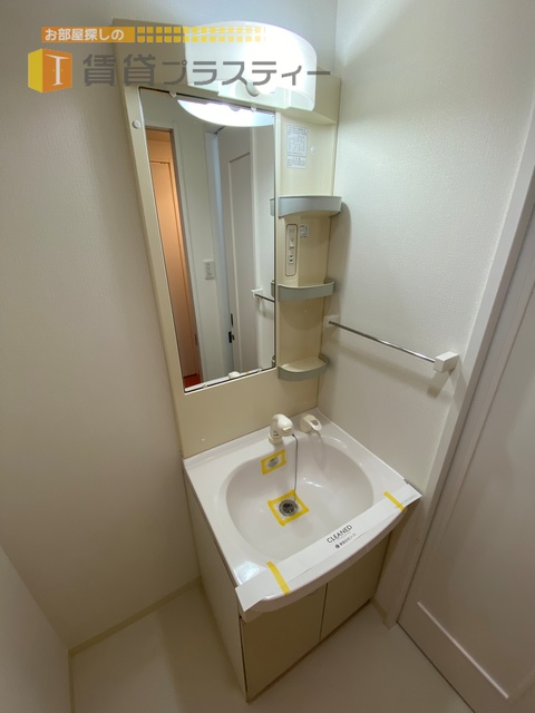 洗面設備　独立洗面台はマストです。