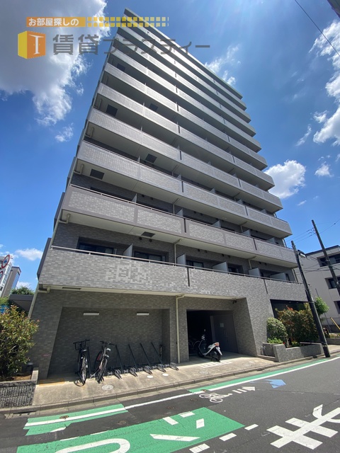 建物外観　かっちりとした外観は好印象。