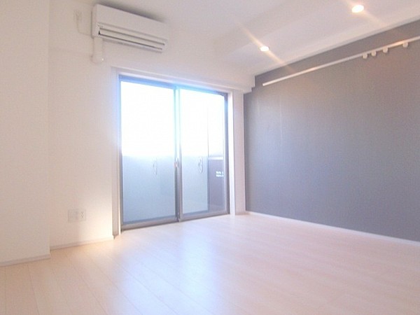 居室・リビング　※別部屋参考写真