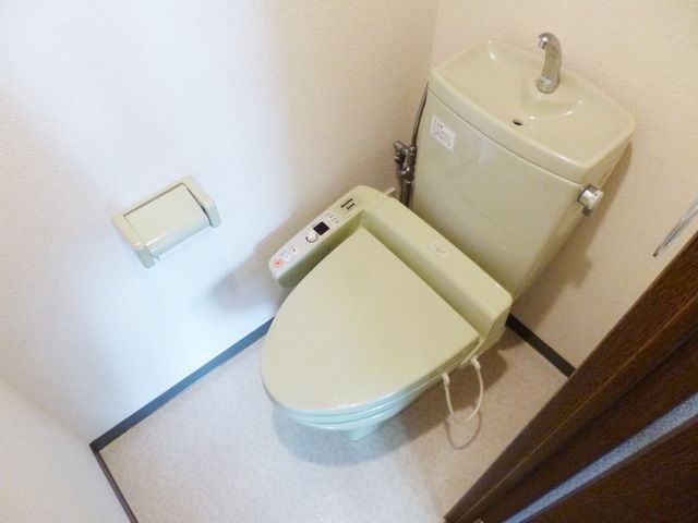 トイレ　お部屋探しは株式会社　タウンハウジング　までお気軽にお問合…