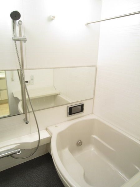 バス・シャワールーム　追い焚き機能　浴室乾燥機付バスルーム