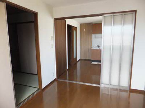 居室・リビング　個人の部屋や寝室として使える洋室です