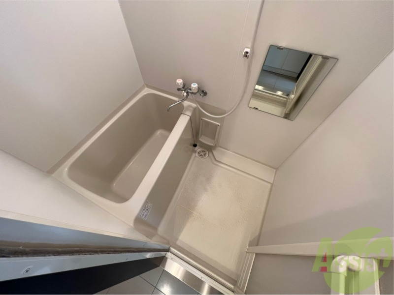 バス・シャワールーム　お風呂になります。一日の疲れを癒してくださいね。