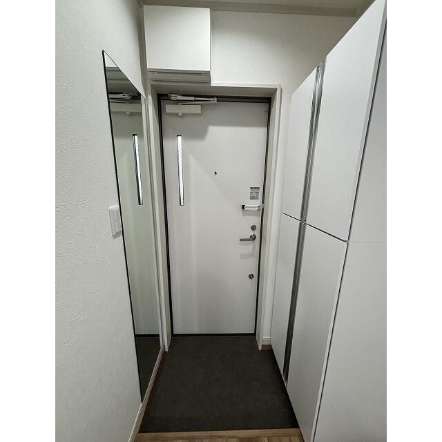 玄関　収納もある玄関です