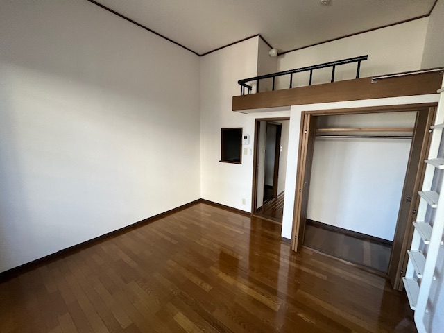 居室・リビング　洋室８帖プラスロフト付