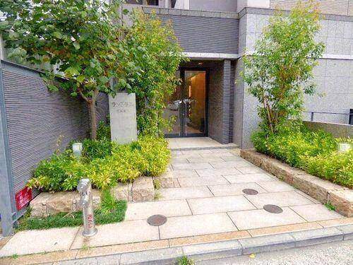 エントランス　角部屋です