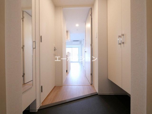 玄関　セレニテ桜川駅前プリエ