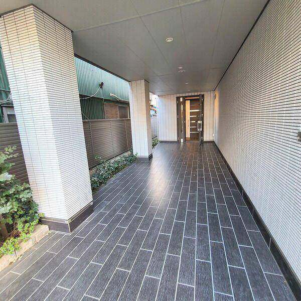 エントランス　角部屋です