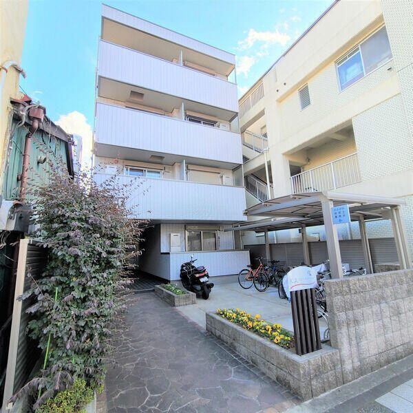 建物外観　オートロック完備