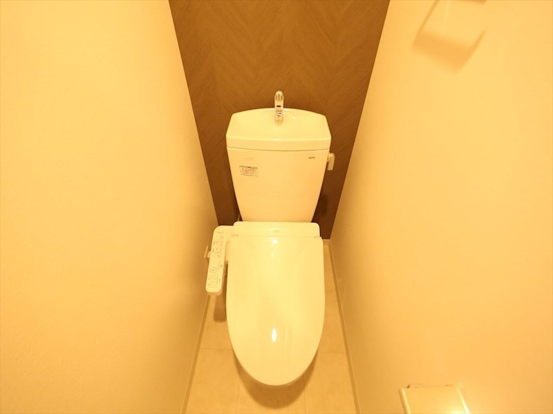 トイレ　温水洗浄暖房便座付トイレ