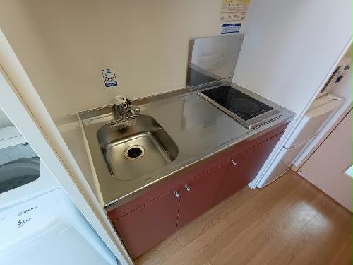 キッチン　コンロは２口コンロです。