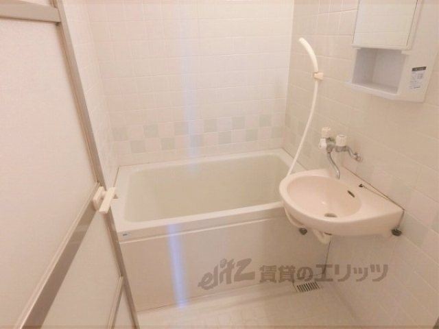 バス・シャワールーム　バス