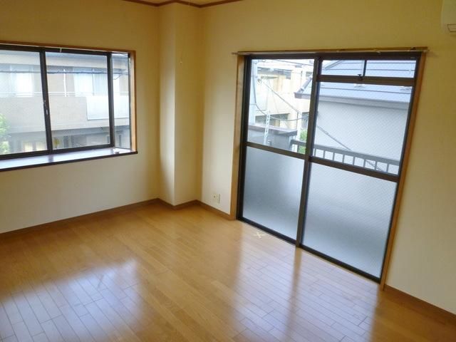 居室・リビング　★角部屋★