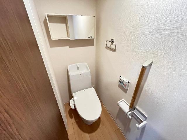 トイレ　トイレ