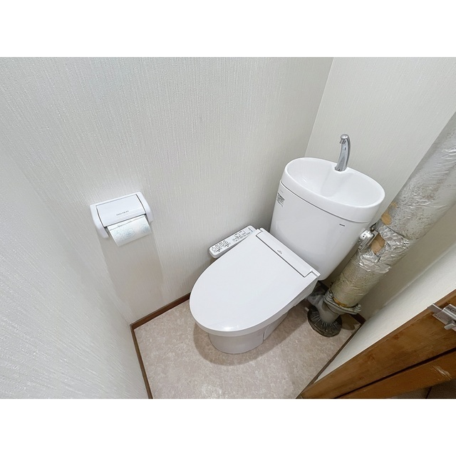 トイレ　※別の部屋の写真です