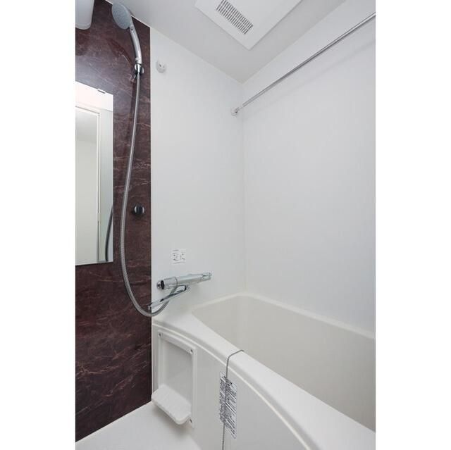 バス・シャワールーム　写真は同タイプ住居です。