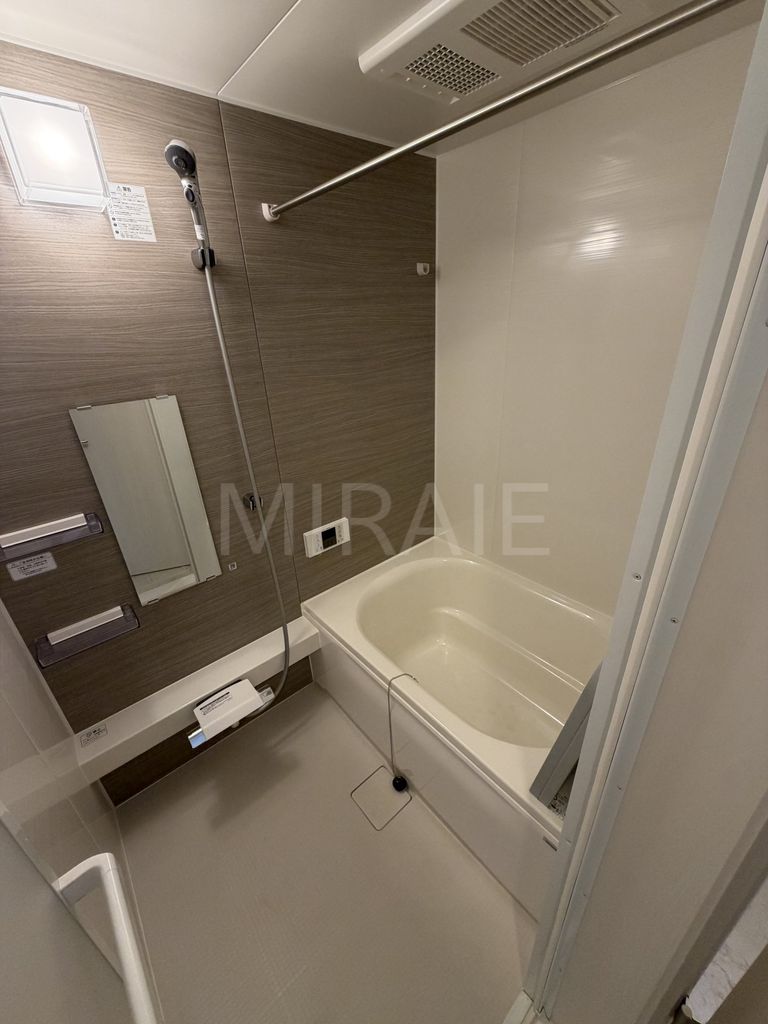 バス・シャワールーム　バス