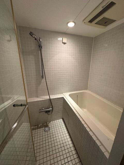 バス・シャワールーム　?