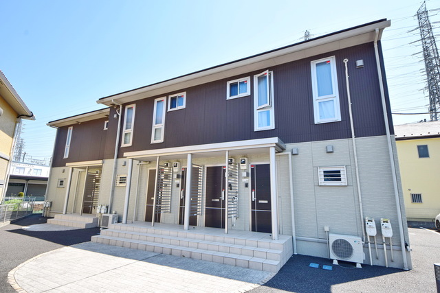 建物外観　～青い空、白い雲～