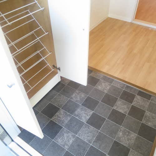 玄関　写真は201号室です（参考）