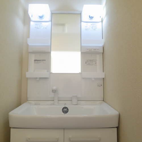 洗面設備　写真は201号室です（参考）