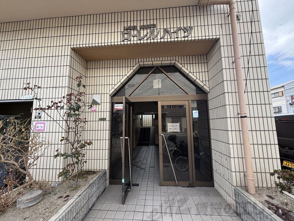 エントランス　エントランス