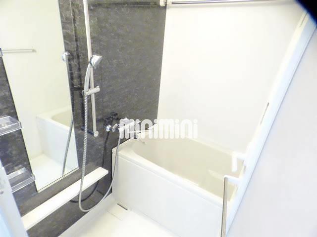 バス・シャワールーム　いまどきのお風呂です。