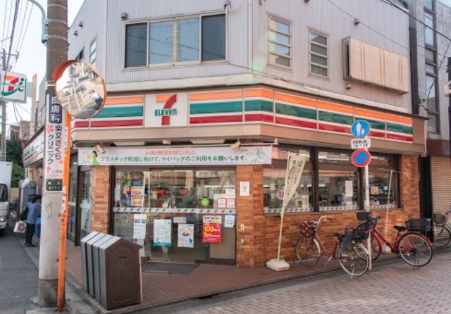 コンビニ　セブンイレブン柴又駅前店（コンビニ）まで122m