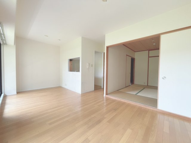 居室・リビング　別号室の画像です。ご参考下さい