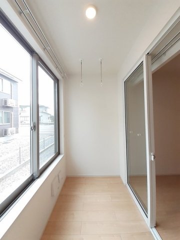 その他部屋・スペース　サンルーム。雨の日や冬でも安心して洗濯物が干せます！