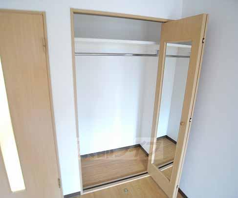 収納　ミラー付き収納