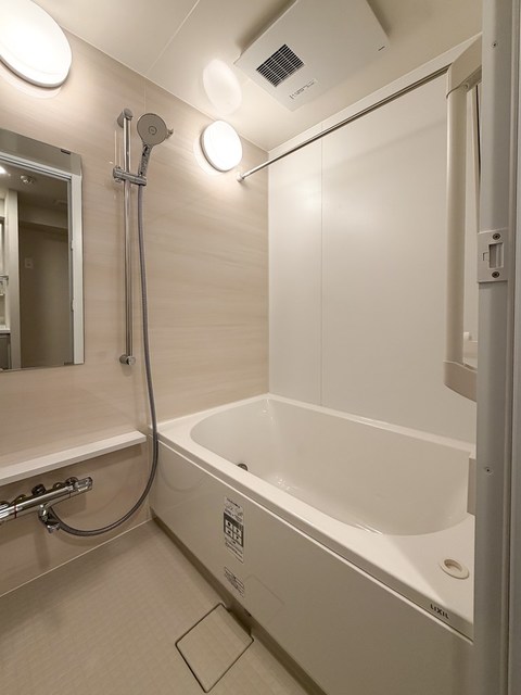 バス・シャワールーム　※写真は同タイプ住戸です。