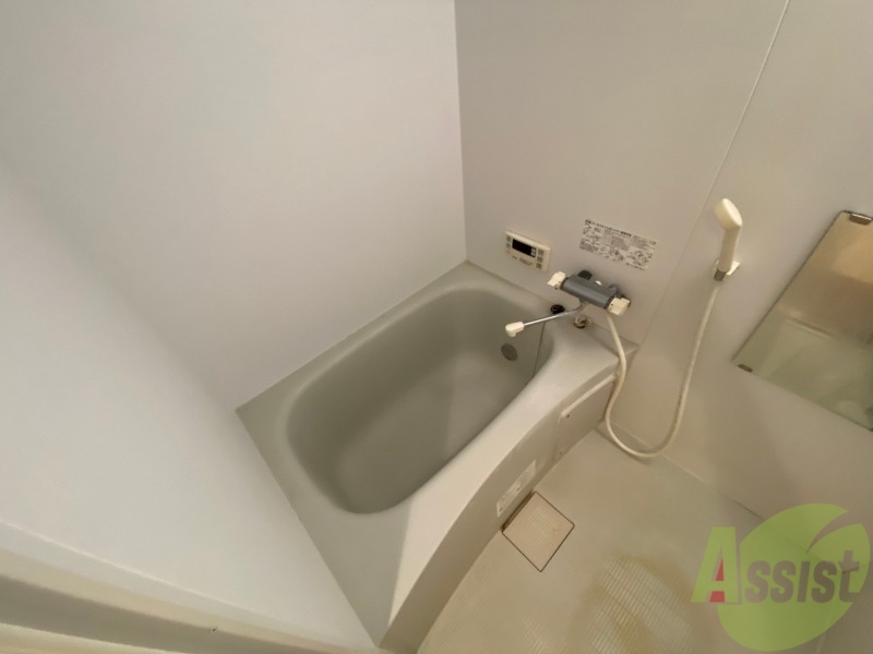 バス・シャワールーム　お風呂になります。一日の疲れを癒してくださいね。