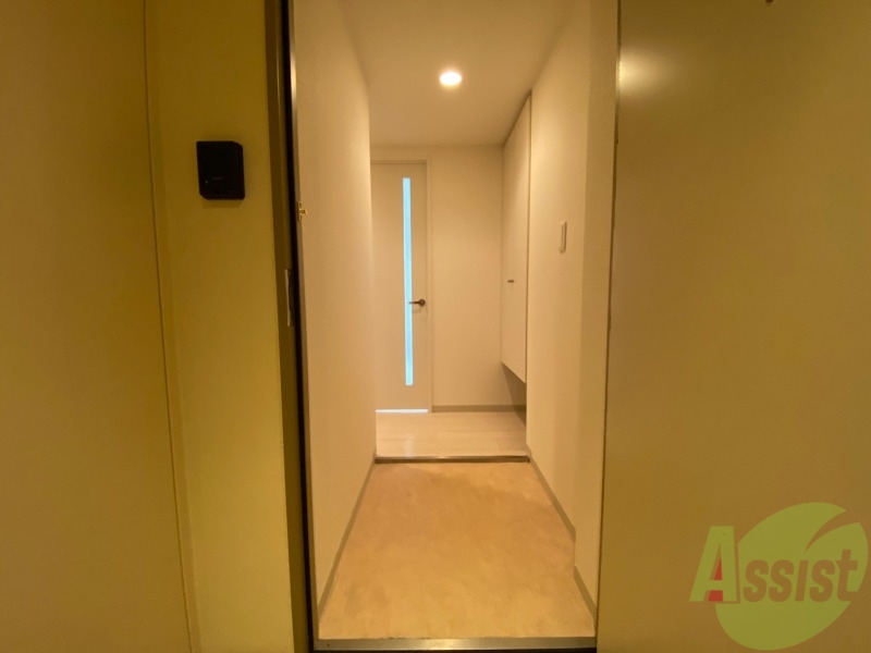 玄関　玄関です。白を基調としていて清潔感があります！