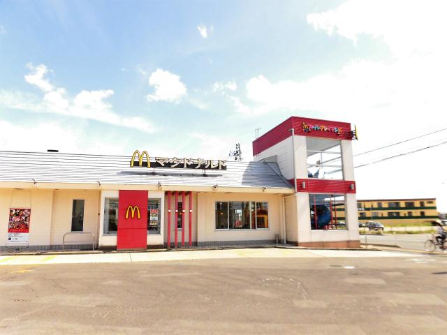 飲食店　マクドナルド秋田新国道店（飲食店）まで486m