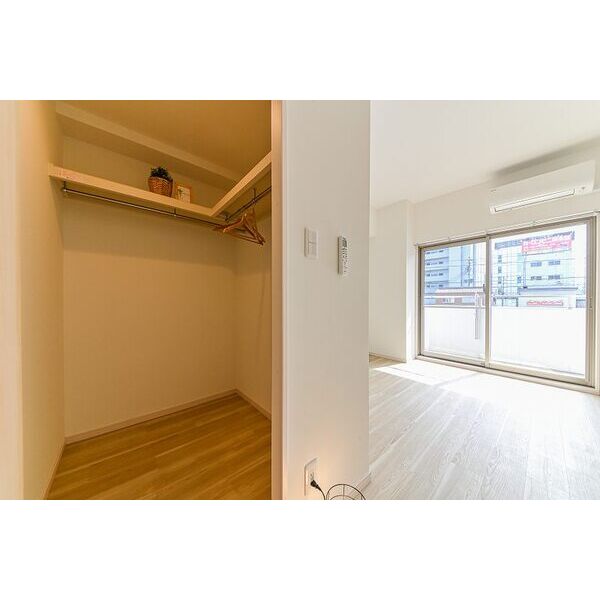 収納　※同物件他部屋写真　色違いの場合有　現状優先