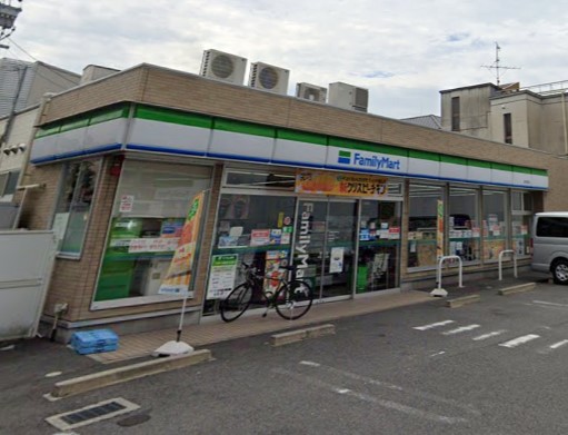 コンビニ　ファミリーマート 徳川町店（コンビニ）まで272m