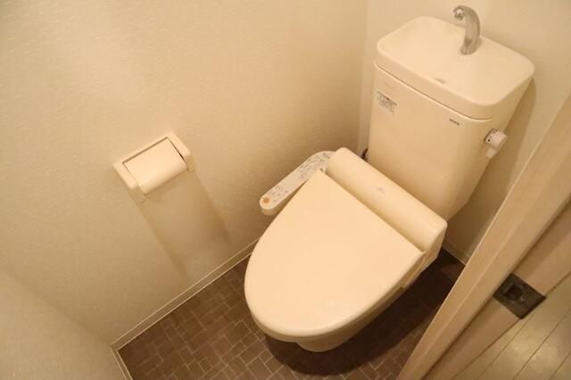 トイレ　清潔感のあるトイレです