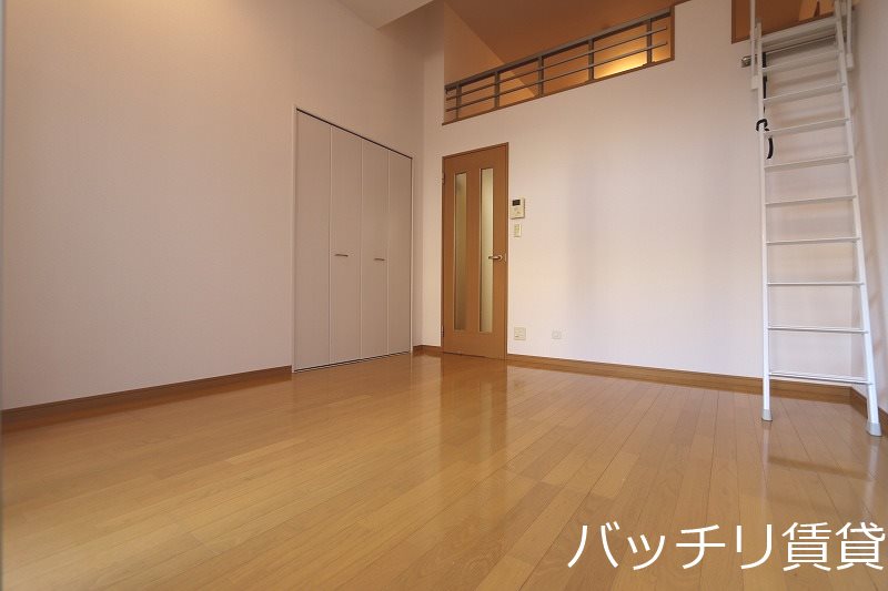 居室・リビング　別号室タイプの為、現状を優先致します。