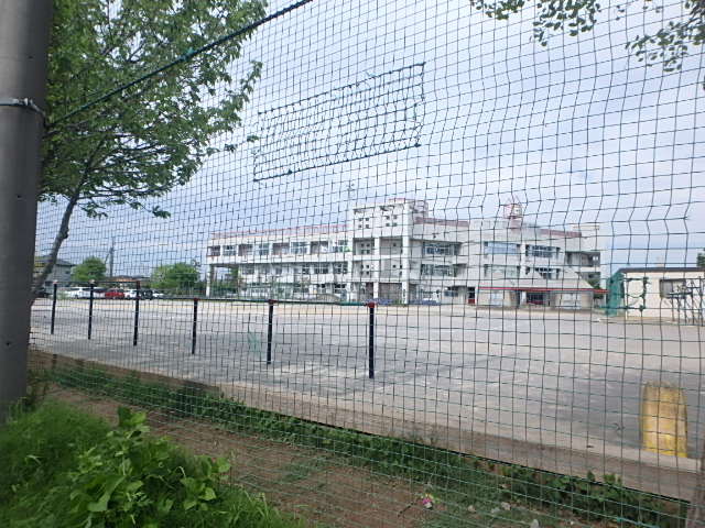 小学校　川口市立戸塚北小学校（小学校）まで161m