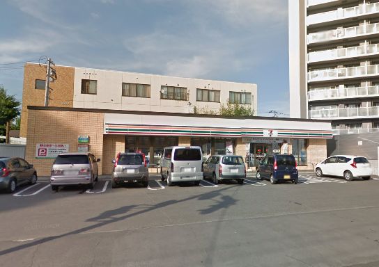 コンビニ　セブンイレブン札幌豊平2条8丁目店（コンビニ）まで161m