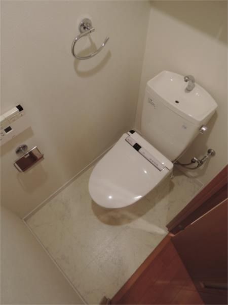 トイレ　★ウォシュレット付きのトイレです★